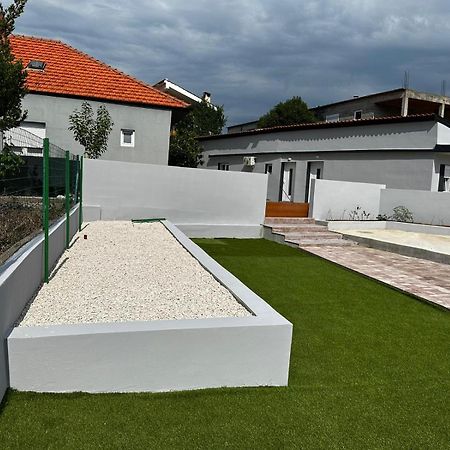 Zale Apartmani زادار الغرفة الصورة