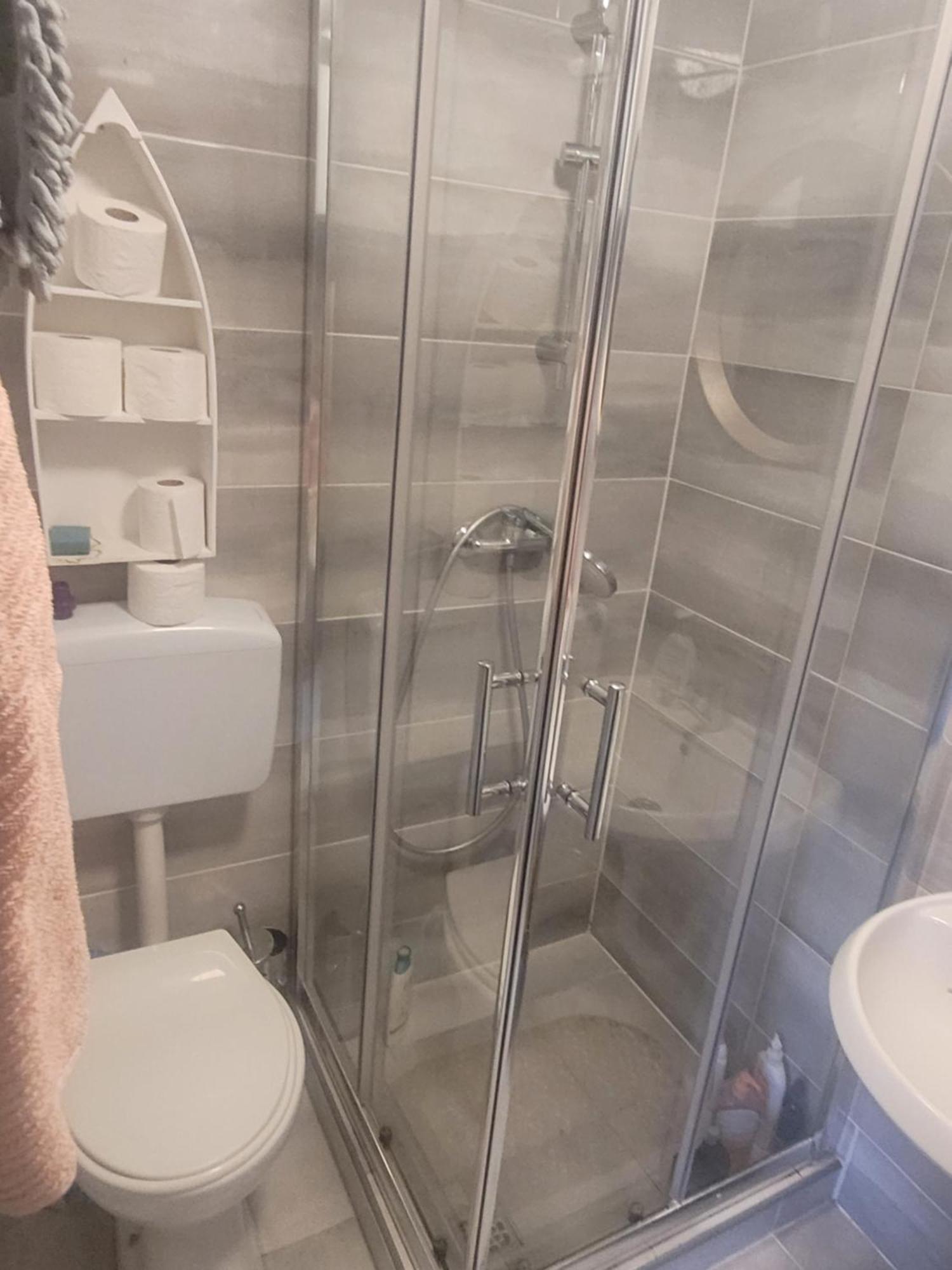 Zale Apartmani زادار الغرفة الصورة