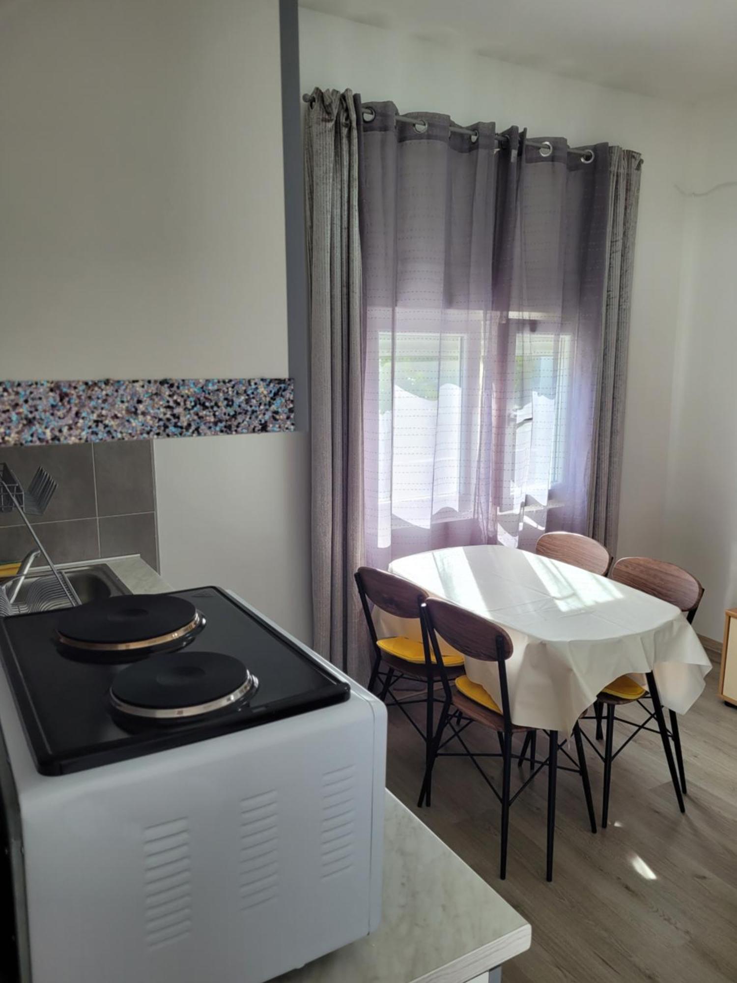 Zale Apartmani زادار الغرفة الصورة