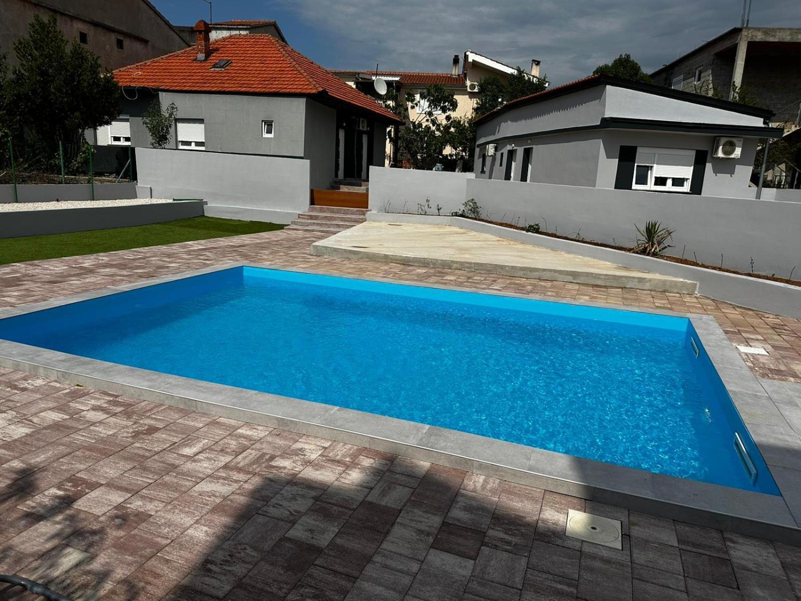 Zale Apartmani زادار الغرفة الصورة
