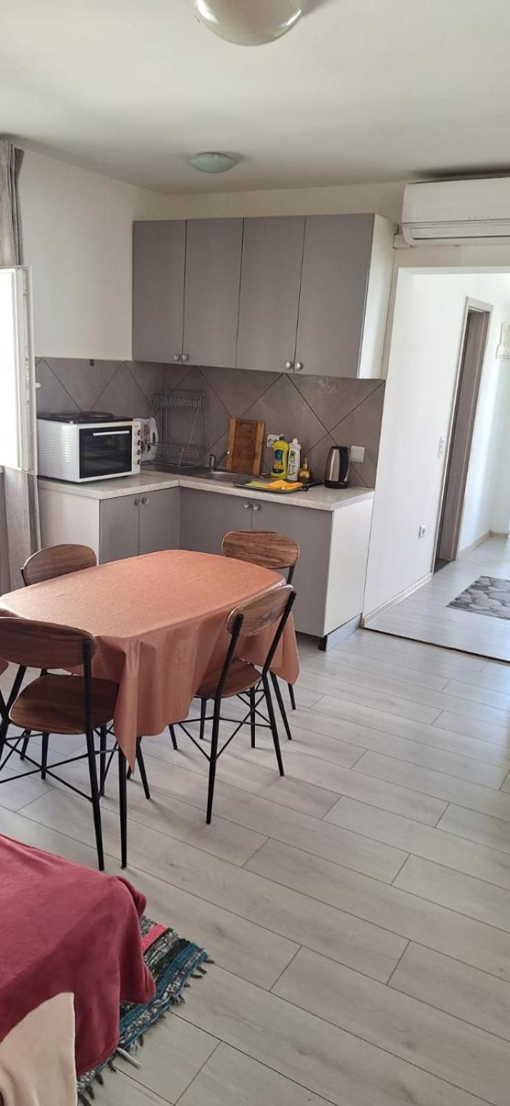 Zale Apartmani زادار الغرفة الصورة