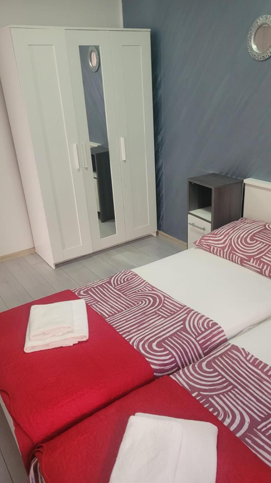 Zale Apartmani زادار الغرفة الصورة